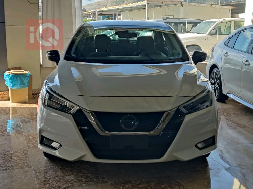 نيسان فيرسا